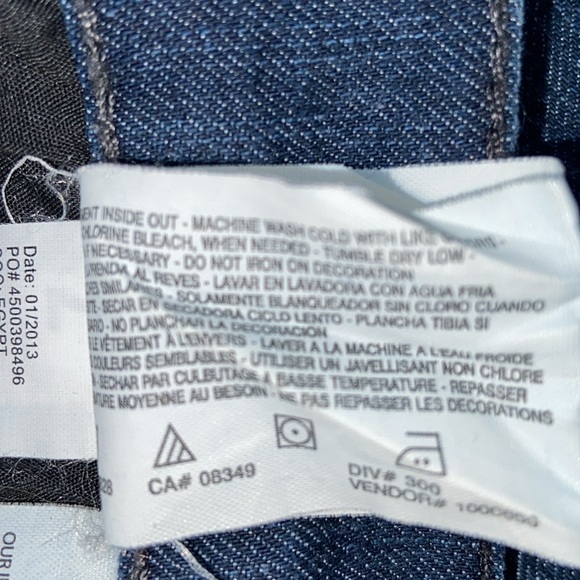 Gloria Vanderbilt Highrise Jean Shorts 16P - Picture 7 of 9